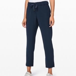 Lululemon Navy On The Fly 7/8 Pants, Woven
